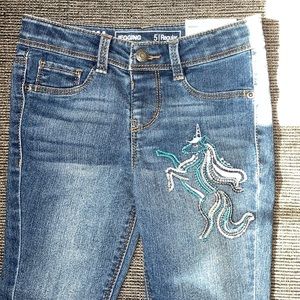 New never worn kids jeans, size 5, girls supersoft and stretchy